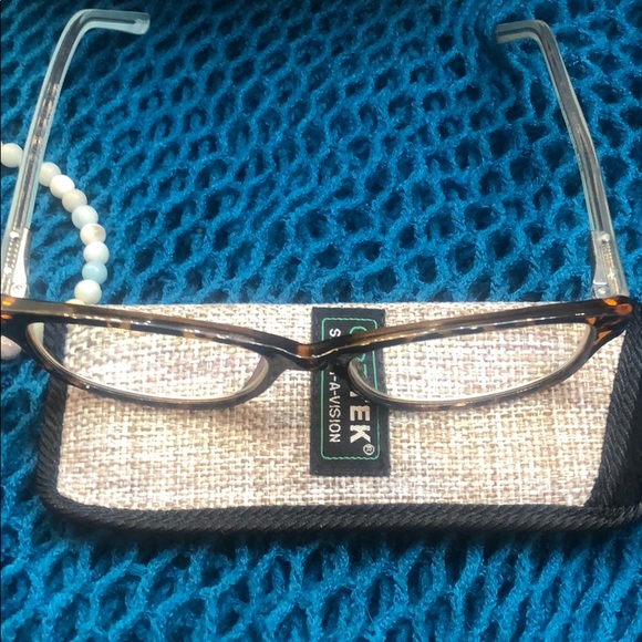 Select-A-Vision Reading glasses 1.25. - Picture 2 of 8